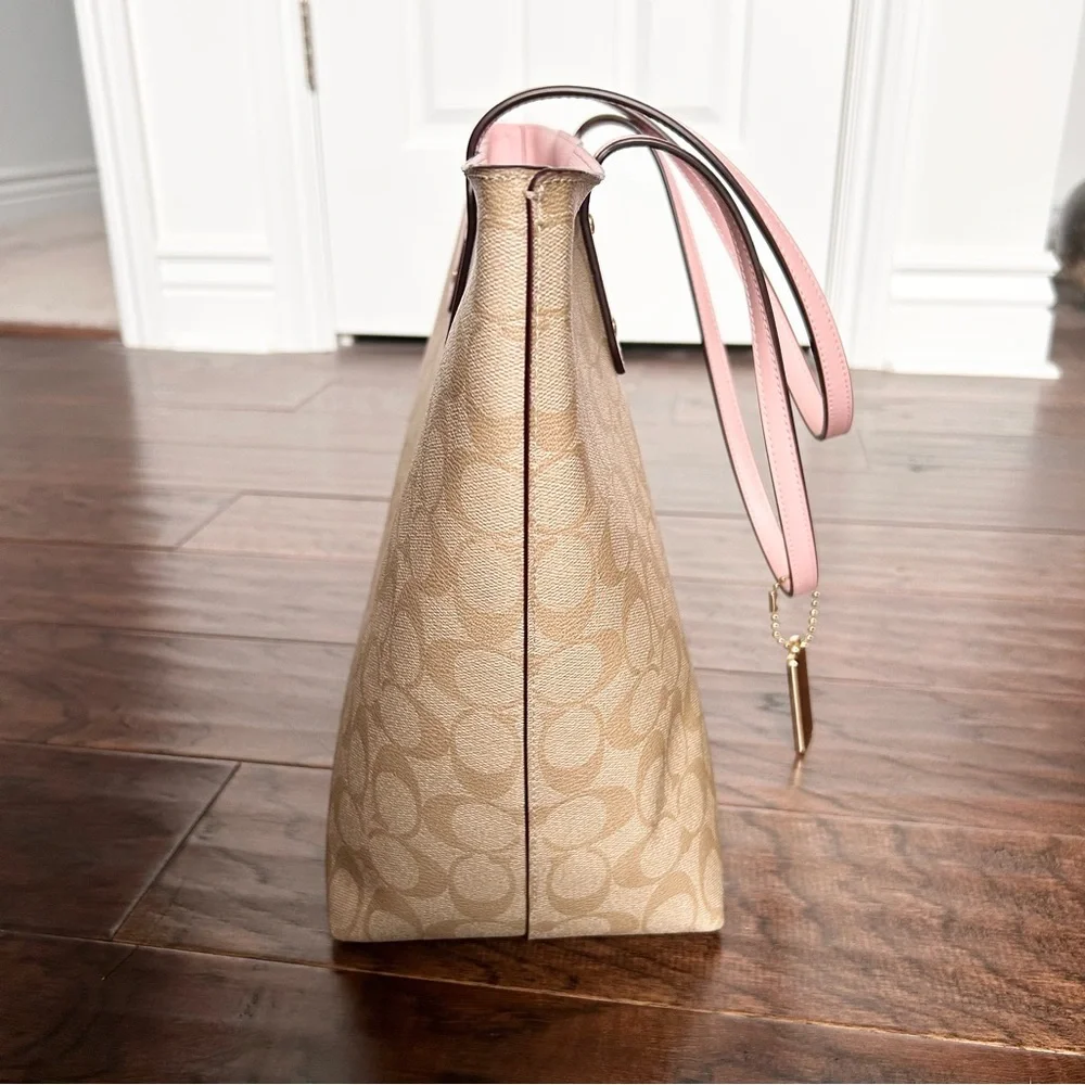 Coach 76636 signature town tote in light khaki and blossom pink - Picture 12 of 16